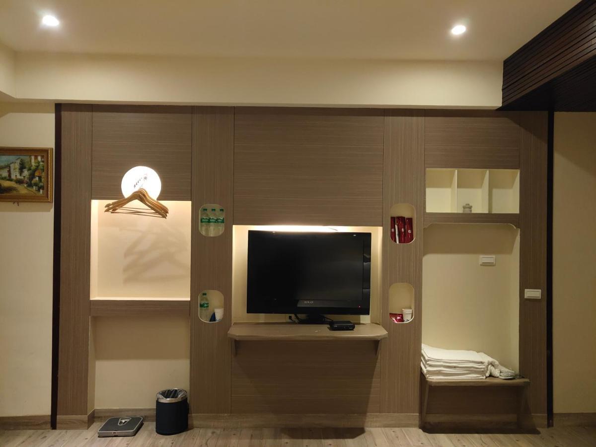 Empire Pacific Castle Hotel Yangmei Eksteriør billede